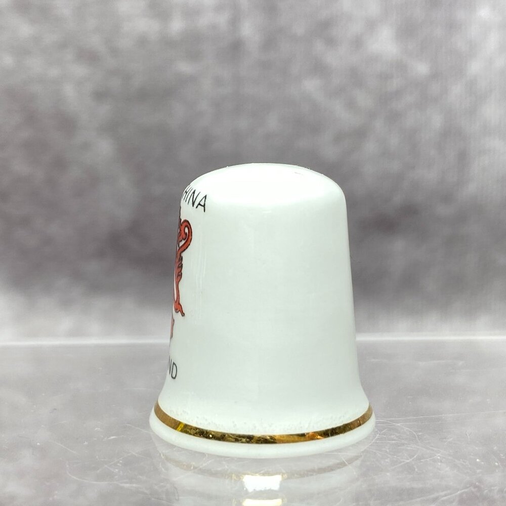Scottish Bone China Thimble Red Lion Rampant Design & Gold Rim Sewing Collection - Picture 5 of 8